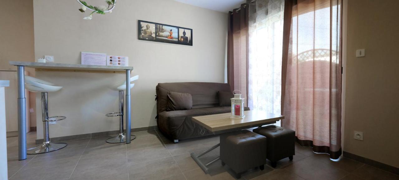 Au Coeur Du Bien-Etre, Gite Avec Piscine Chauffee Et Couverte, Spa, Sauna, Massages Monteaux Exterior photo