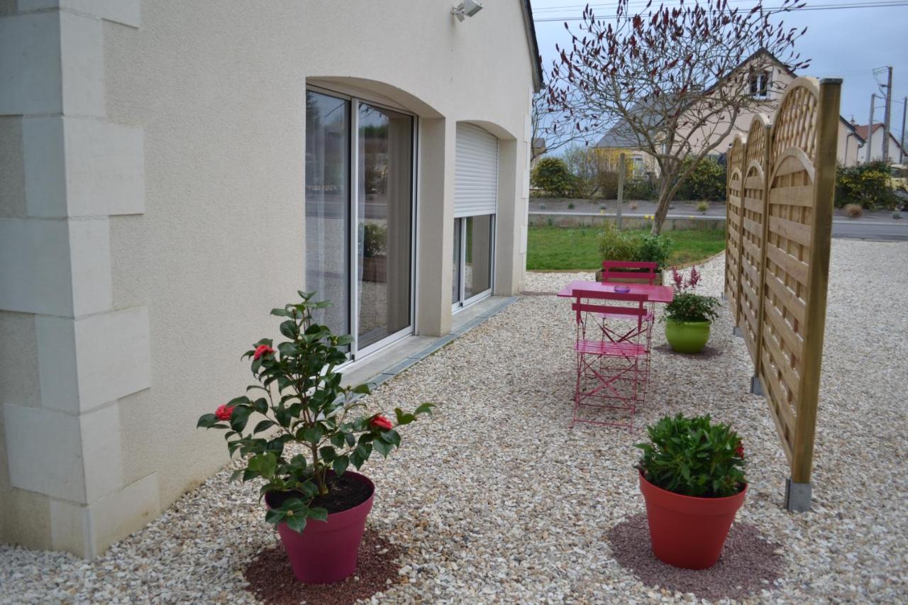 Au Coeur Du Bien-Etre, Gite Avec Piscine Chauffee Et Couverte, Spa, Sauna, Massages Monteaux Exterior photo
